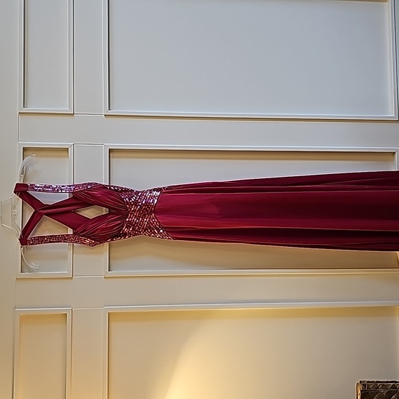 Red, full length, halter, open back, peeek-a-boo sides, with sequence - Picture 2 of 6